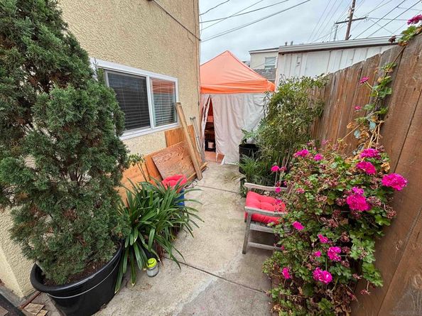 2028 Thomas Ave, San Diego CA 92109