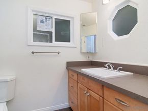 2028 Thomas Ave, San Diego CA 92109