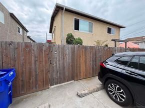 2028 Thomas Ave, San Diego CA 92109