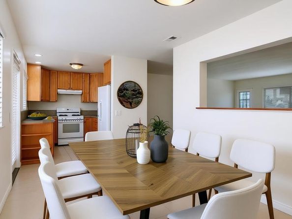 2028 Thomas Ave, San Diego CA 92109