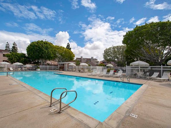 7067 Camino Revueltos 312, San Diego CA 92111