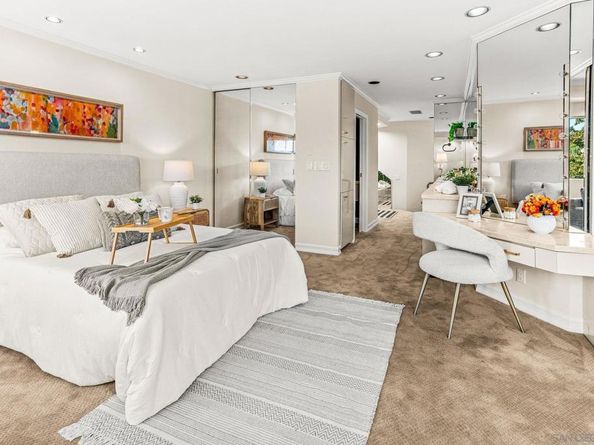3946 La Jolla Village Dr, La Jolla CA 92037
