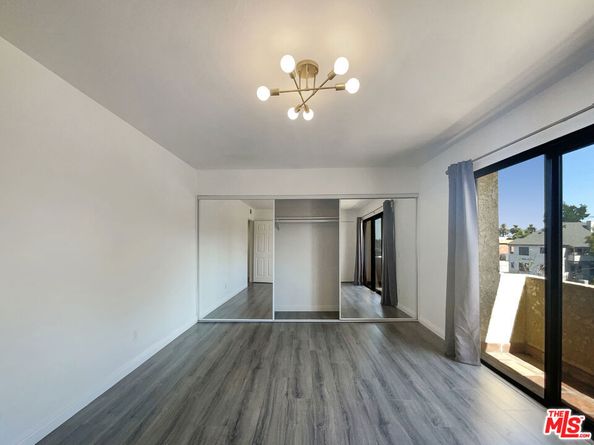 14735 Victory Boulevard 3, Van Nuys CA 91411