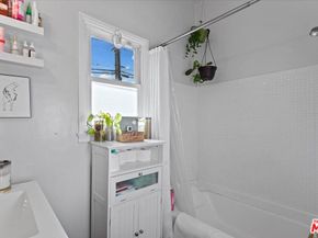 1646 Berkeley Street, Santa Monica CA 90404