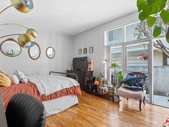 1646 Berkeley Street, Santa Monica CA 90404