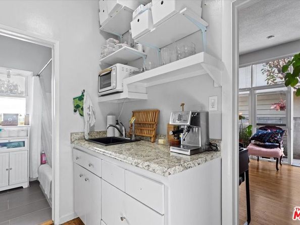 1646 Berkeley Street, Santa Monica CA 90404