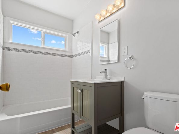 1646 Berkeley Street, Santa Monica CA 90404