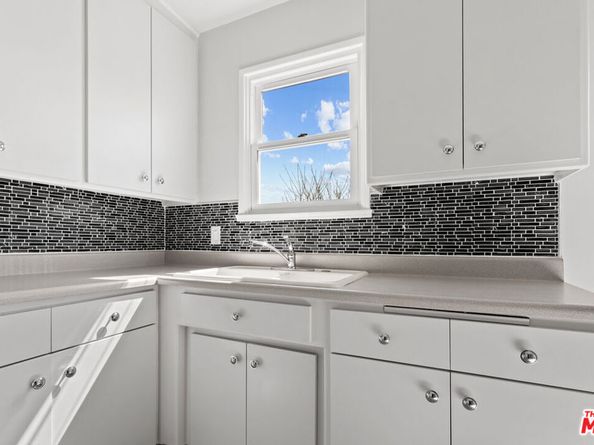 1646 Berkeley Street, Santa Monica CA 90404