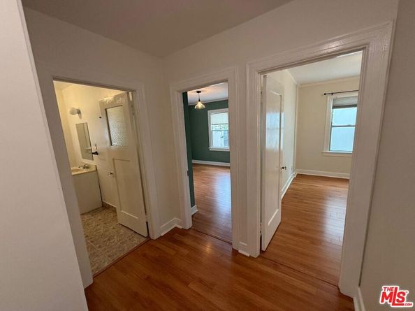 1143 N New Hampshire Avenue, Los Angeles CA 90029