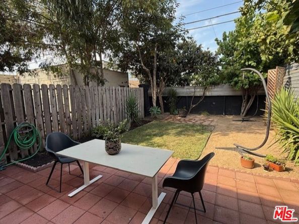 1143 N New Hampshire Avenue, Los Angeles CA 90029