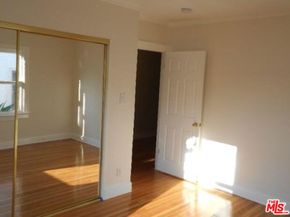 1143 N New Hampshire Avenue, Los Angeles CA 90029