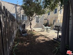 1143 N New Hampshire Avenue, Los Angeles CA 90029