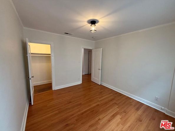 1143 N New Hampshire Avenue, Los Angeles CA 90029