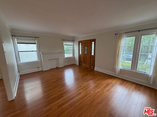 1143 N New Hampshire Avenue, Los Angeles CA 90029