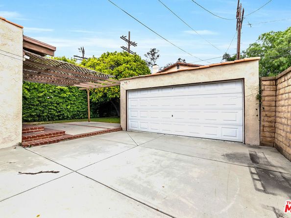 2524 Federal Avenue, Los Angeles CA 90064