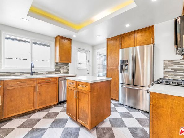 2524 Federal Avenue, Los Angeles CA 90064