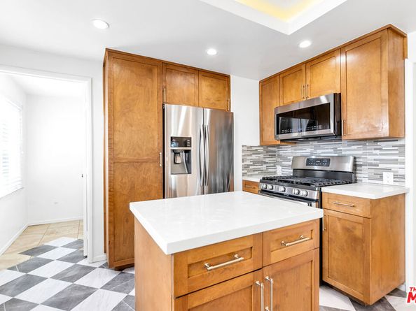 2524 Federal Avenue, Los Angeles CA 90064