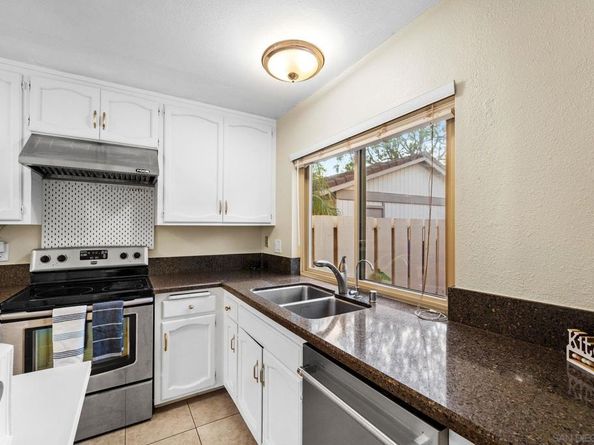 11168 Poblado Rd, San Diego CA 92127