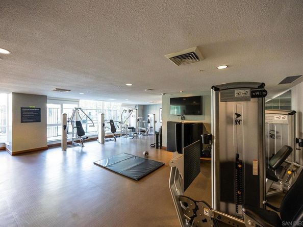 325 7th Ave 1406, San Diego CA 92101