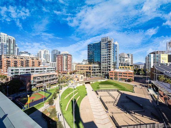 325 7th Ave 1406, San Diego CA 92101