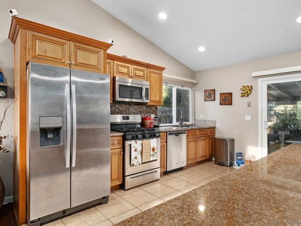 130 Brett Pl, Escondido CA 92027