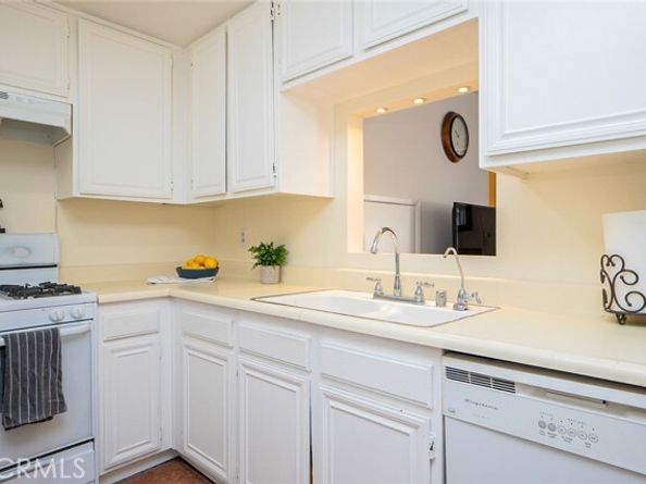 9625 Sylmar Avenue 29, Panorama City (los Angeles) CA 91402