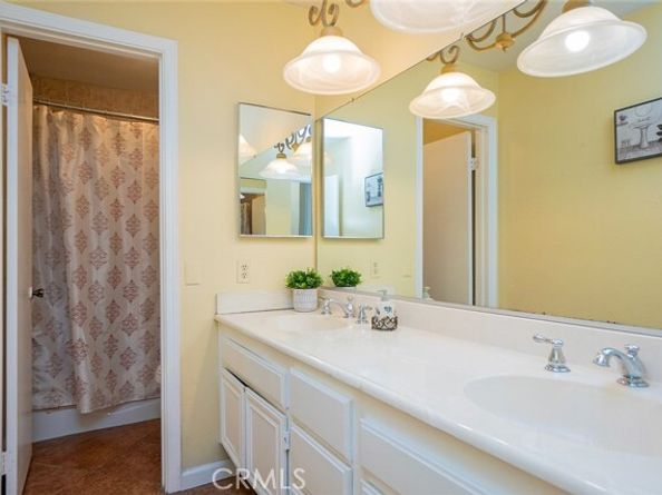 9625 Sylmar Avenue 29, Panorama City (los Angeles) CA 91402