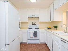 9625 Sylmar Avenue 29, Panorama City (los Angeles) CA 91402