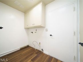8120 Canby Ave #6, Reseda (los Angeles) CA 91335