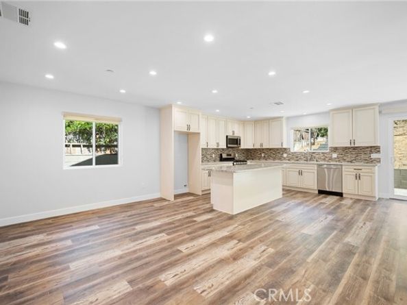 8600 Bluffdale Drive, Sun Valley (los Angeles) CA 91352