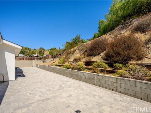 8600 Bluffdale Drive, Sun Valley (los Angeles) CA 91352
