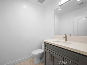 8600 Bluffdale Drive, Sun Valley (los Angeles) CA 91352