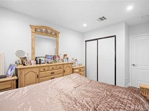 8600 Bluffdale Drive, Sun Valley (los Angeles) CA 91352