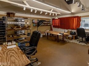 9711 Wheatland Avenue, Burbank CA 91040