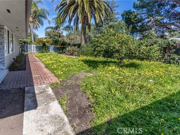 9711 Wheatland Avenue, Burbank CA 91040