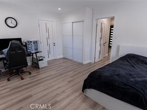 9711 Wheatland Avenue, Burbank CA 91040