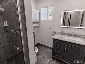 9711 Wheatland Avenue, Burbank CA 91040