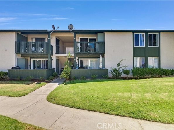 23276 Orange Avenue 8, Lake Forest (el Toro) CA 92630