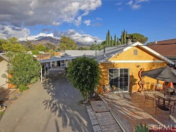 11034 Scoville Avenue