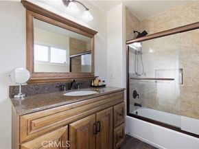 9434 Mclennan, Northridge (los Angeles) CA 91343