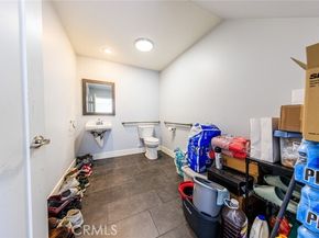 5743 Case, North Hollywood (los Angeles) CA 91601