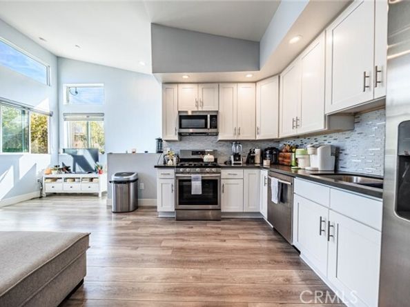 5743 Case, North Hollywood (los Angeles) CA 91601