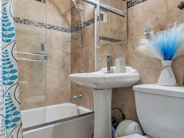 5231 Clara Street, Cudahy CA 90201