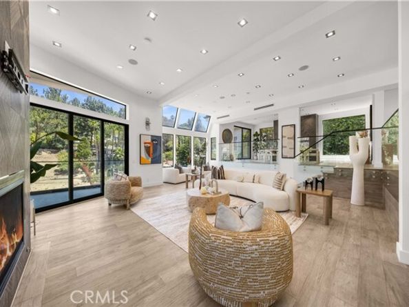 6358 La Rocha, Los Angeles CA 90068