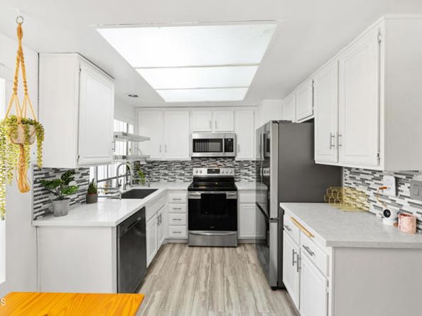 8231 Mason Avenue E, Winnetka (los Angeles) CA 91306