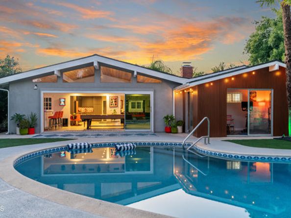 7820 Ampere Avenue, North Hollywood (los Angeles) CA 91605