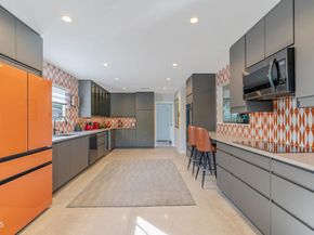 7820 Ampere Avenue, North Hollywood (los Angeles) CA 91605