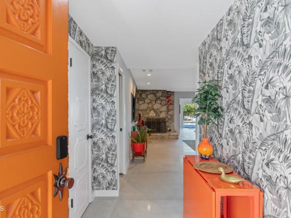7820 Ampere Avenue, North Hollywood (los Angeles) CA 91605