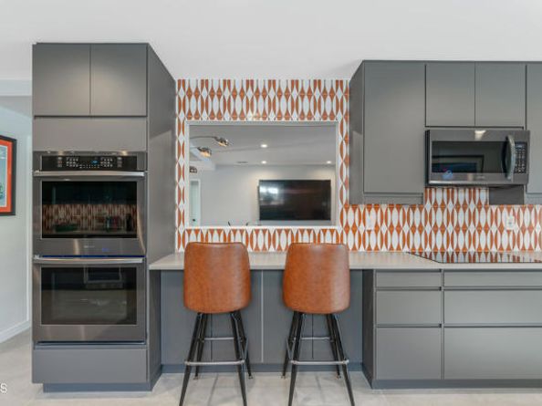 7820 Ampere Avenue, North Hollywood (los Angeles) CA 91605
