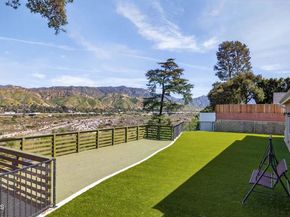 10755 Wheatland Avenue, Sunland (los Angeles) CA 91040